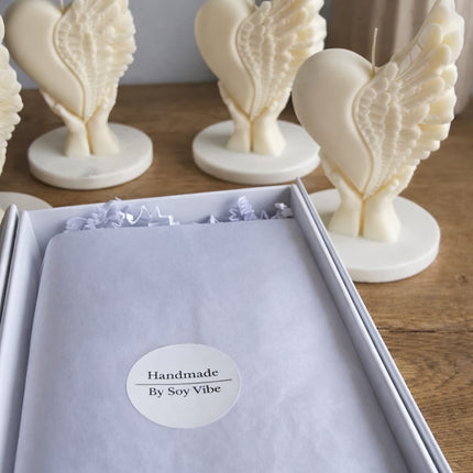 Soy Vibe In Your Hands – Symbolic Handmade Soy Candle